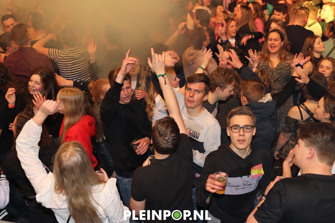 V R I J D A G     (122)